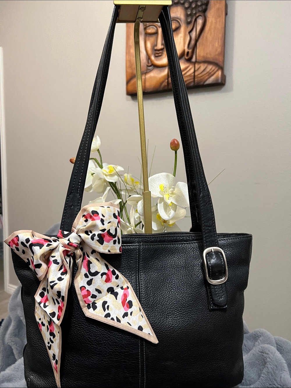 Tignanello Vintage Black Pebbled Leather Shoulder Tote Bag GUC retail $120
